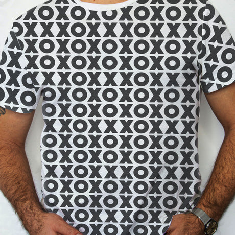 XOXO UNISEX TEE