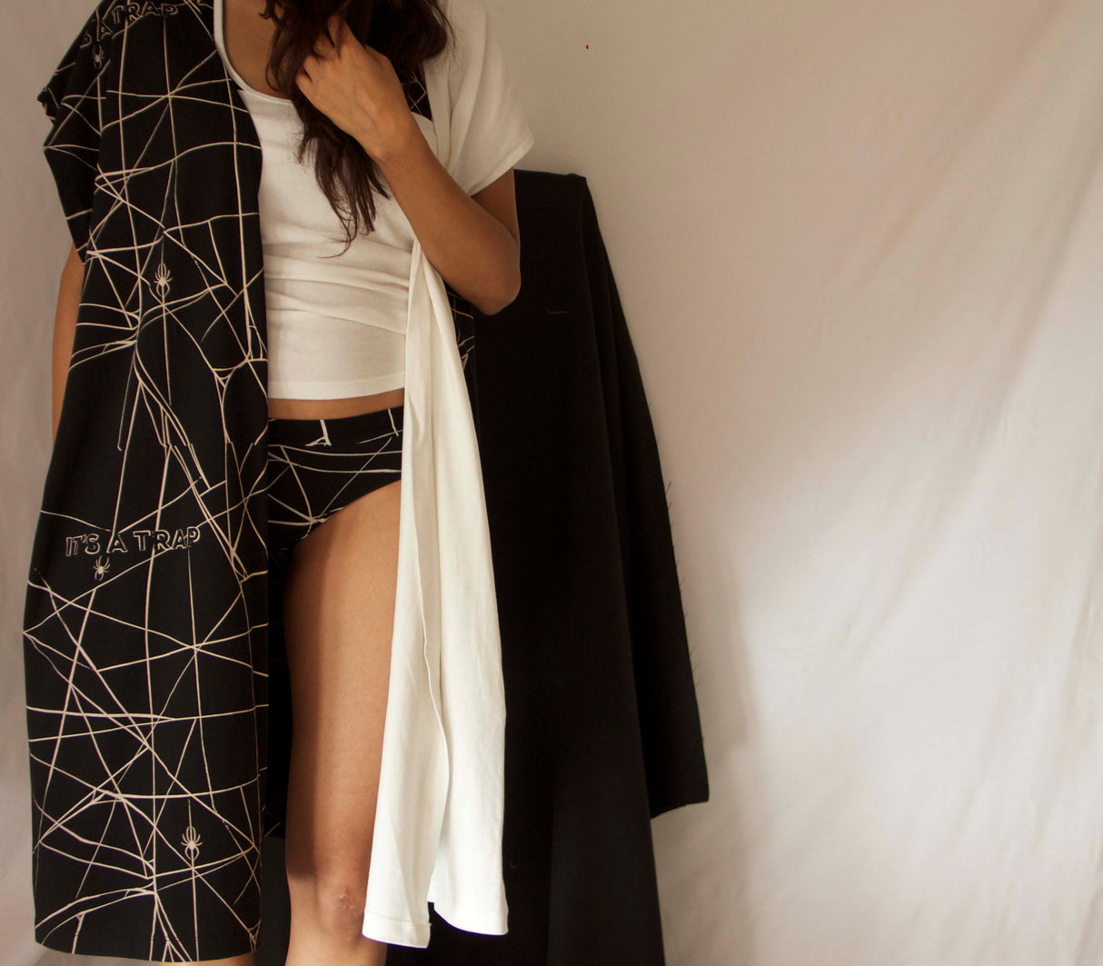 ROBE–IT'S A TRAP